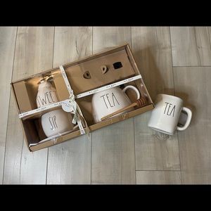 Rae Dunn teapot set